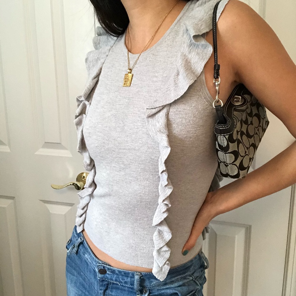 BANANA REPUBLIC GREY RUFFLE TOP